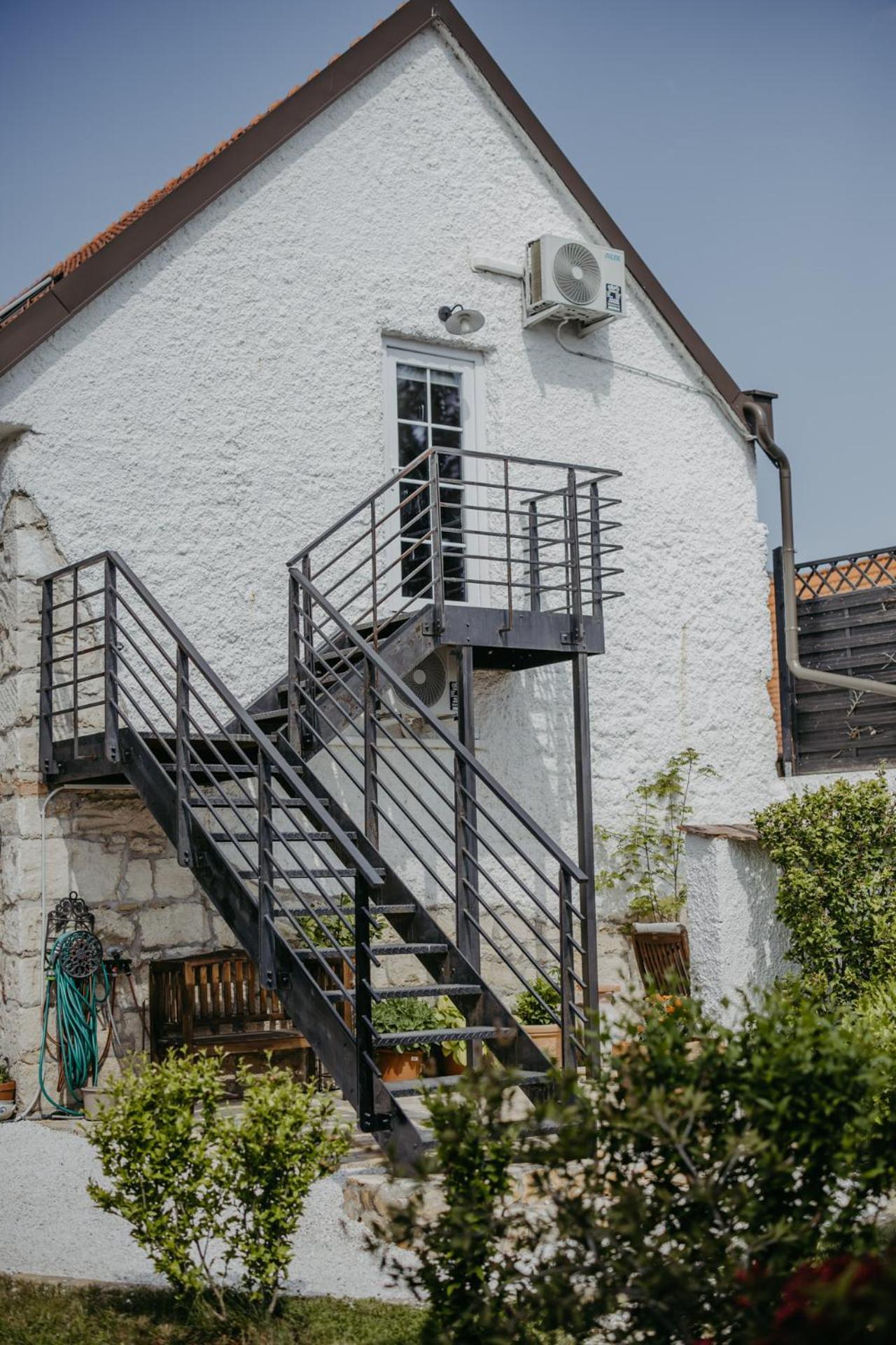 Apartamento Haus Diogenes Mörbisch am See Exterior foto