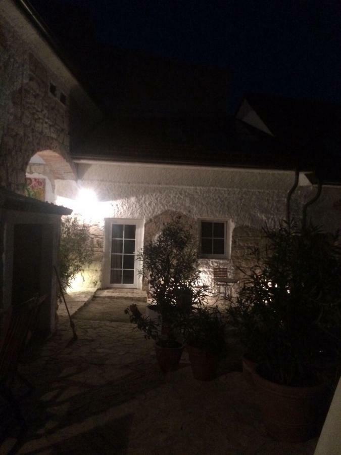 Apartamento Haus Diogenes Mörbisch am See Exterior foto